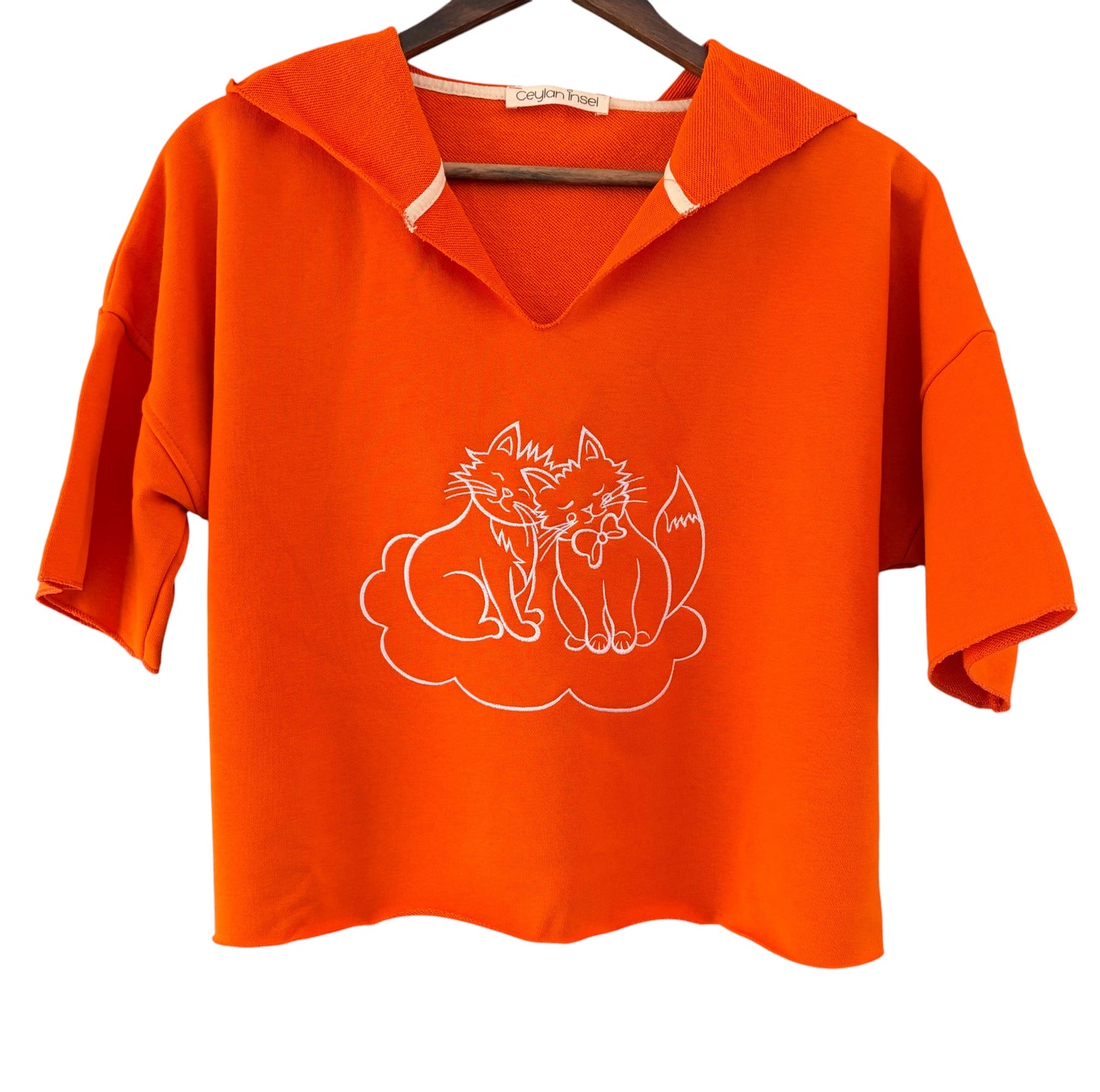 Wuhu Orange - Cats in love